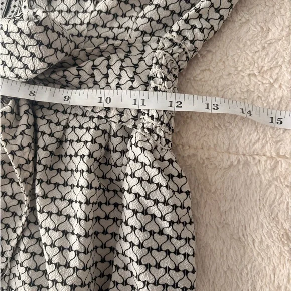 Max Studio V Neck Waist Romantic Tie Blouse Medium - Picture 7 of 9